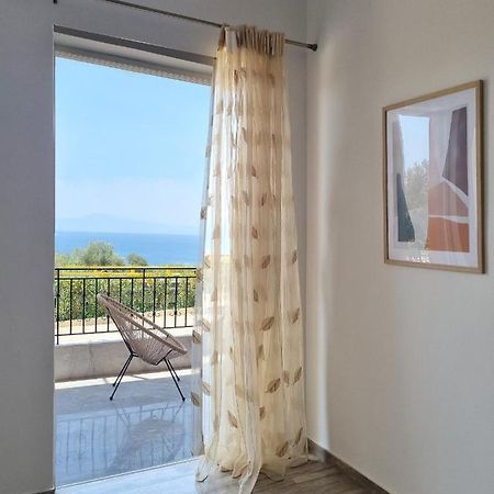 Almyros Aktis Seaview Apartment Каламата Экстерьер фото
