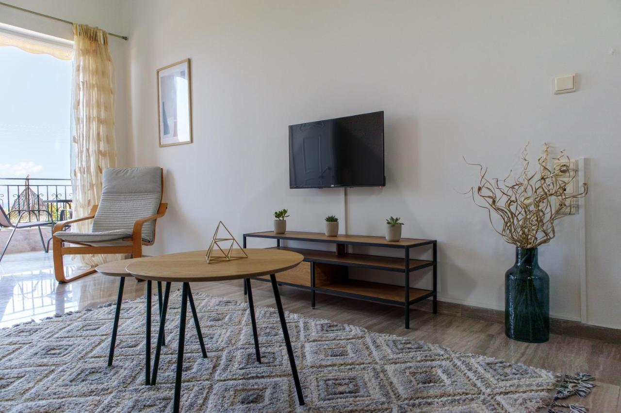 Almyros Aktis Seaview Apartment Каламата Экстерьер фото